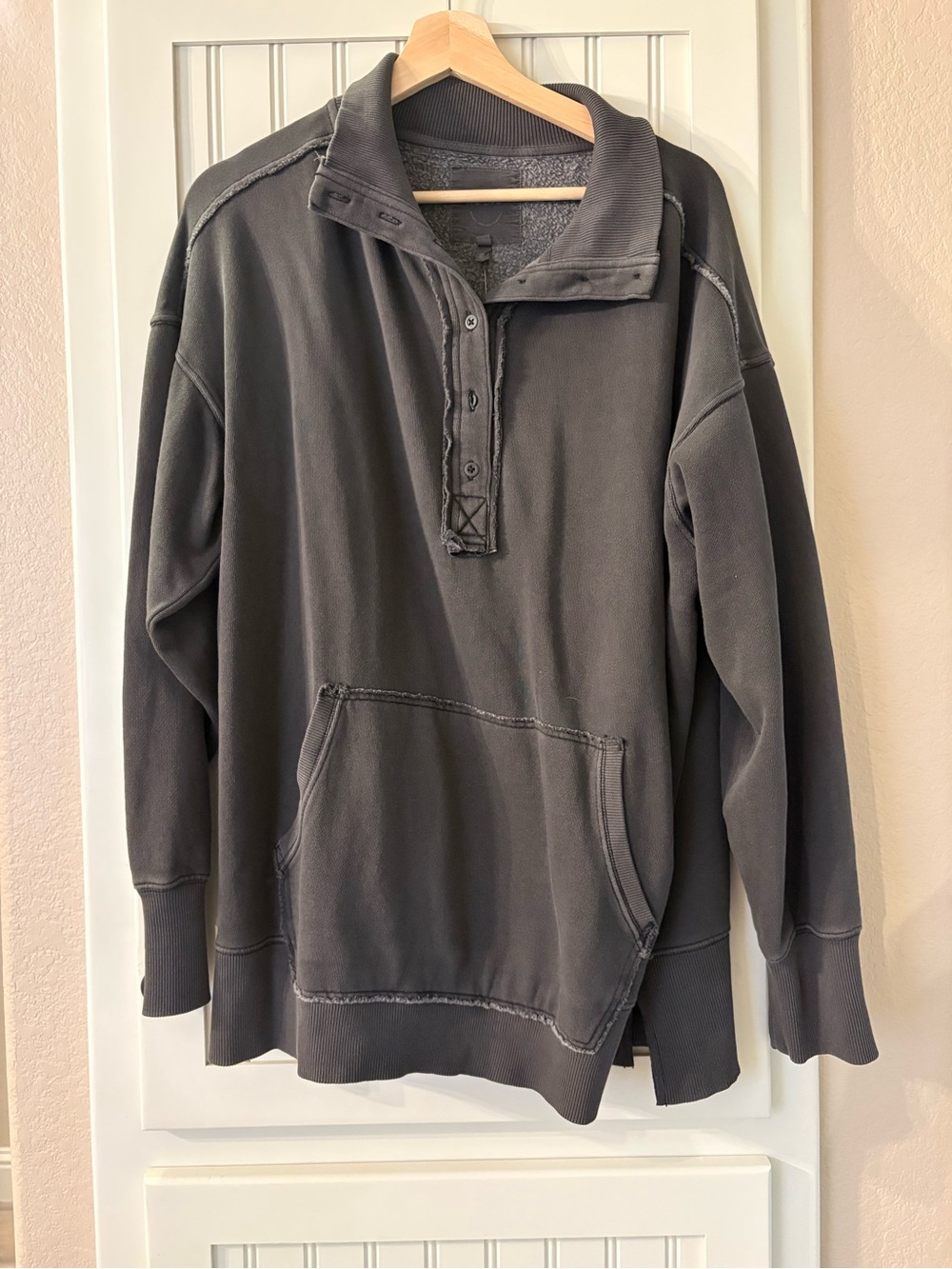 aerie Men's Washed Charcoal Pullover Hoodie